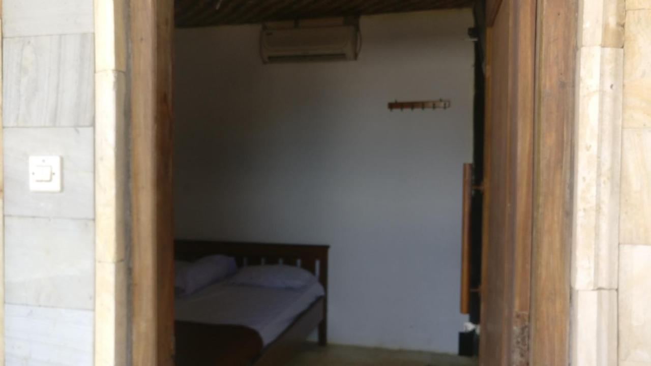 Hotel Kampoeng Drini Brono Екстериор снимка